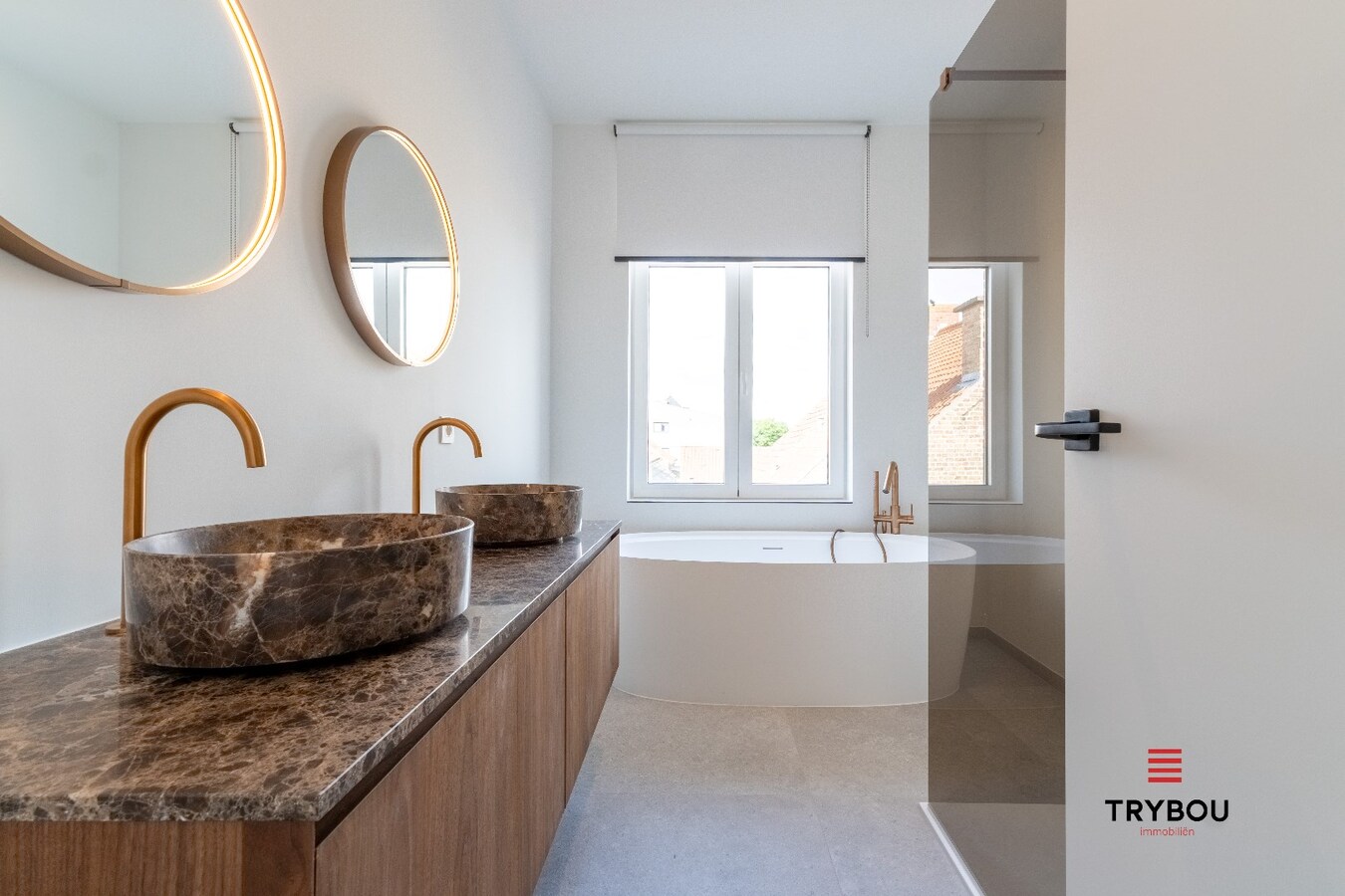 2 hoogwaardig afgewerkte nieuwbouwwoningen met garage 