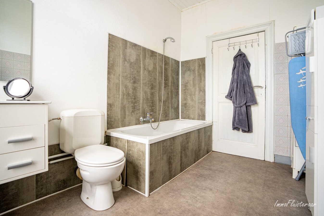 Propriété équestre avec maison à rénover à ca. 90a à Wonck (Bassenge). 