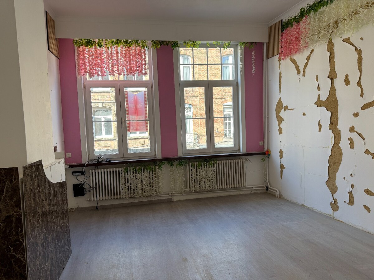 Uitstekend gelegen handelspand met bruikbare vloeroppervlakte van 257m² 