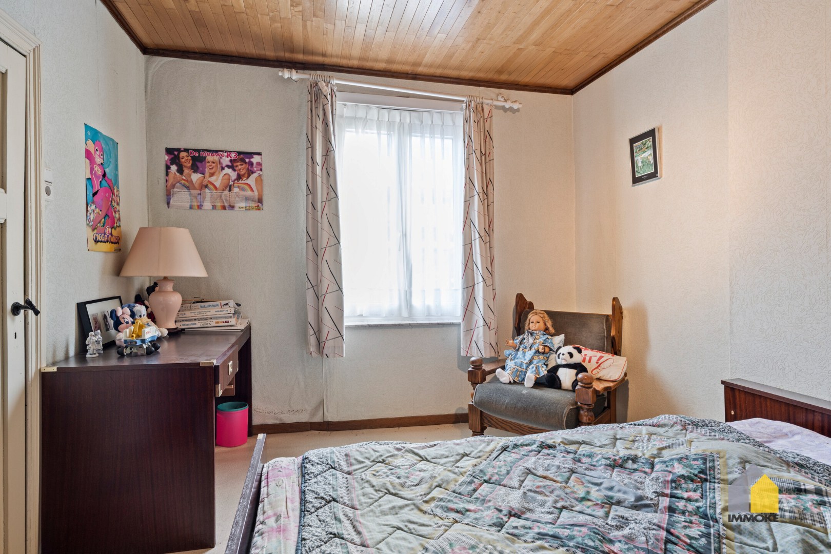 Te renoveren woning met 4 slpks, polyvalente ruimte en knusse tuin. 