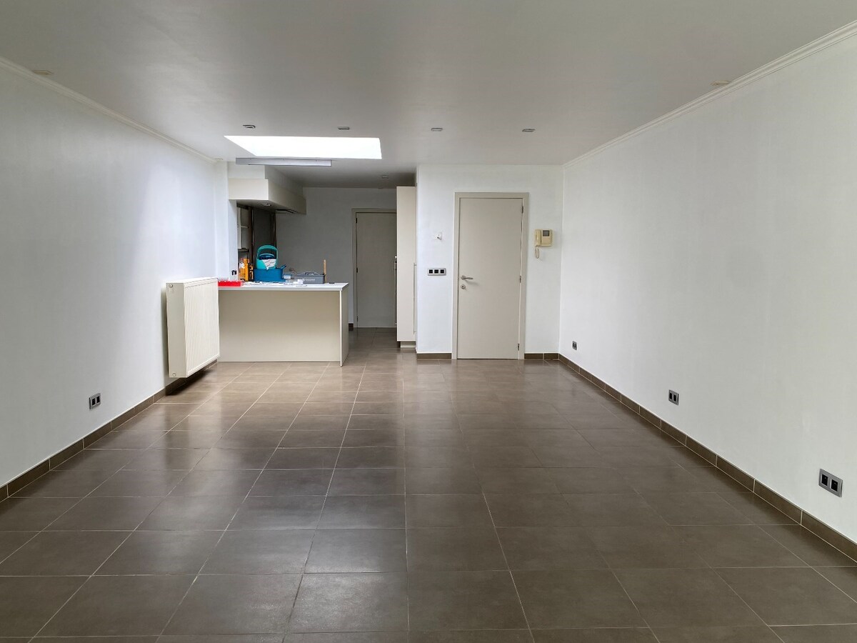 Ruime stadswoning met 2 slaapkamers en garage 