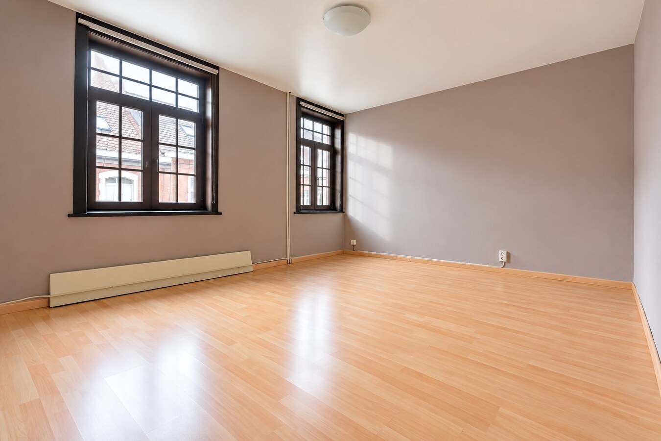 Maison avec jardin, idéal investisseurs ou 1er achat, possibilité garage ! 