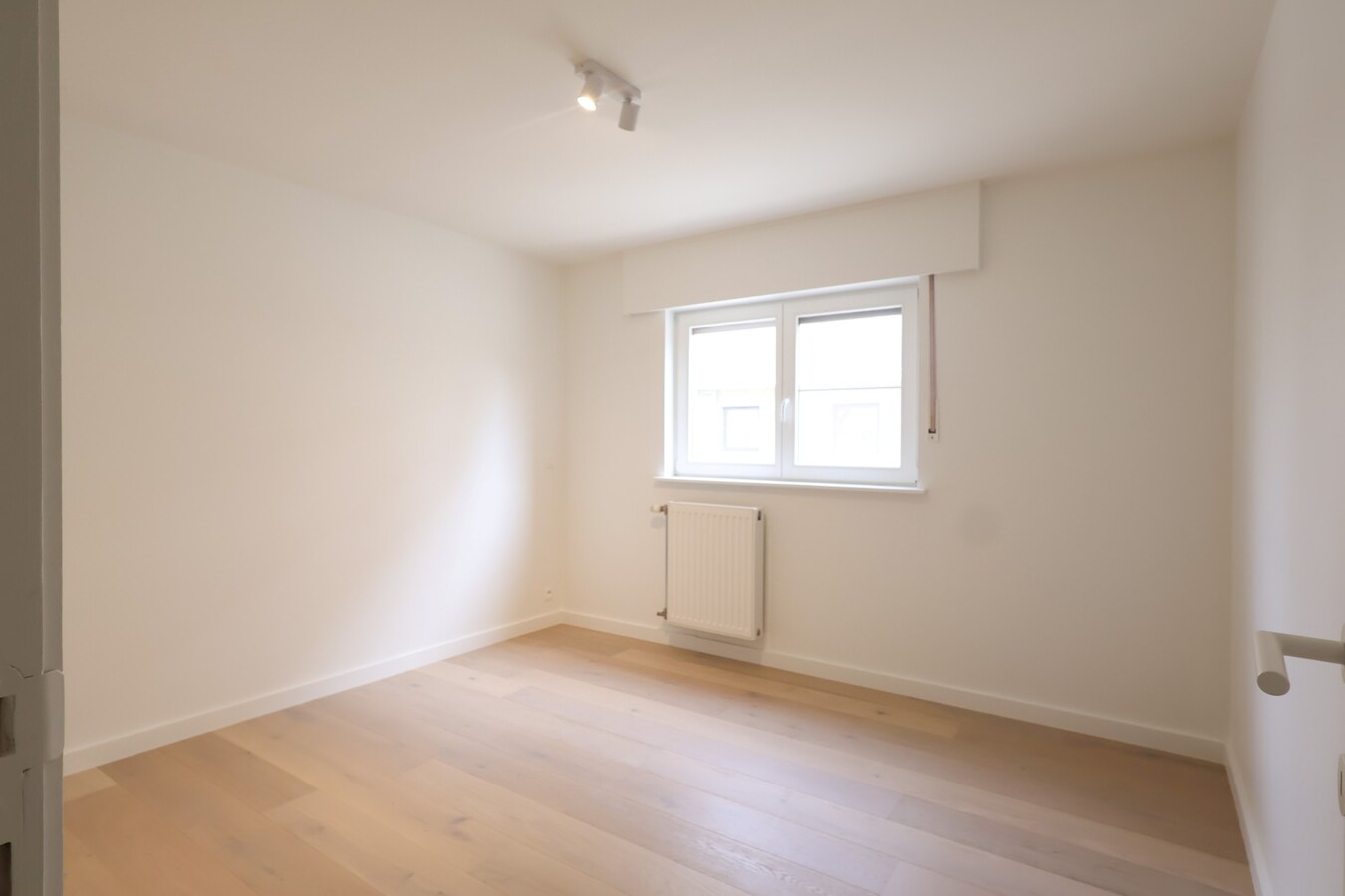 Gerenoveerd appartement met 2 slaapkamers én terras vlak bij het strand van Sint-André Oostduinkerke 