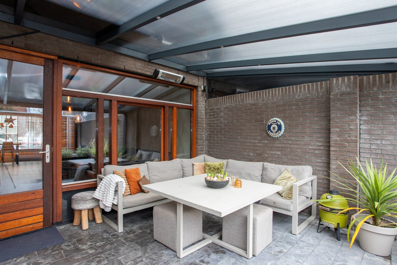 Instapklare geschakelde woning uit 2006 met centrale ligging! 