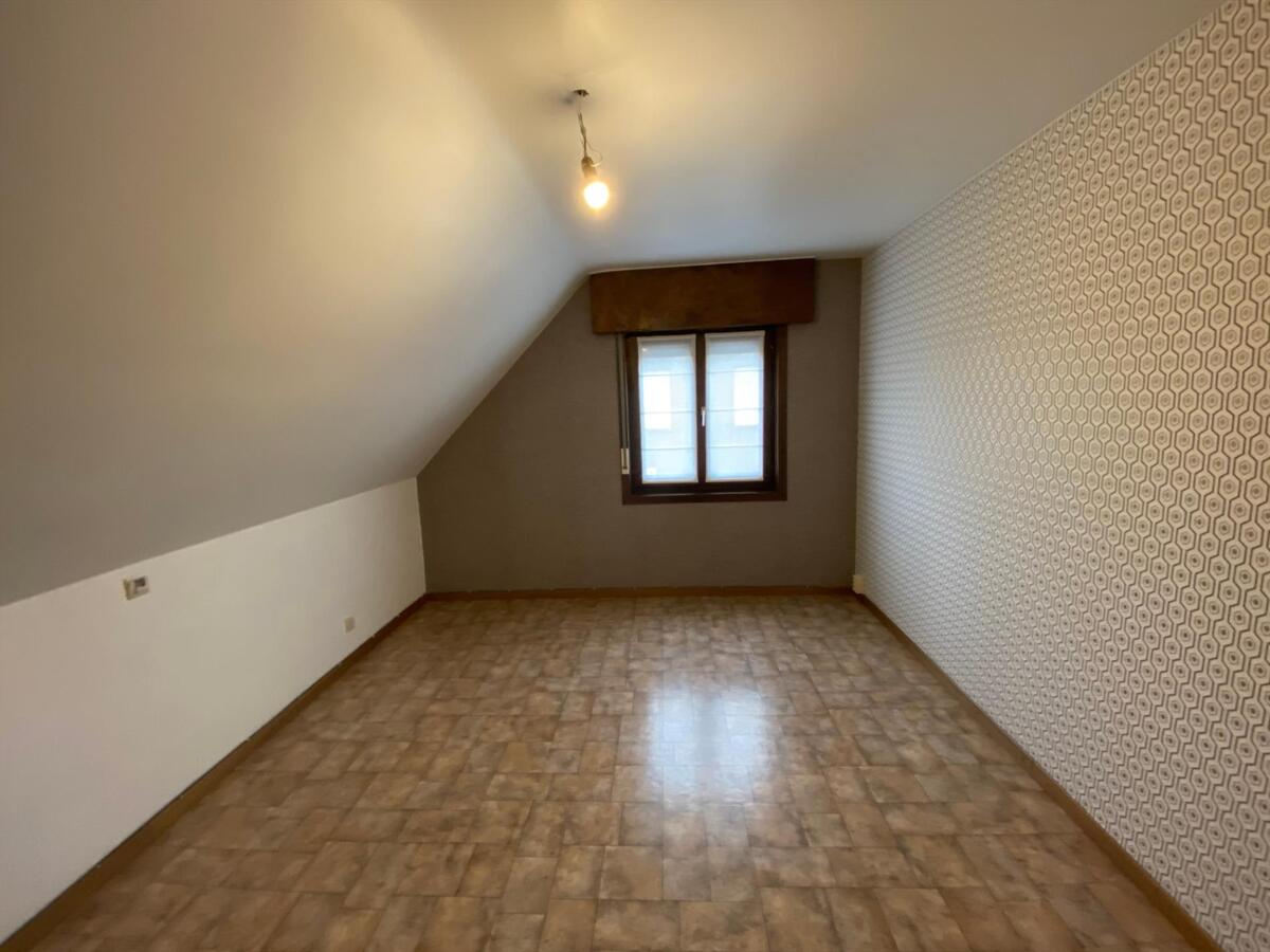 Rustig gelegen halfopen bebouwing met 3 slaapkamers 