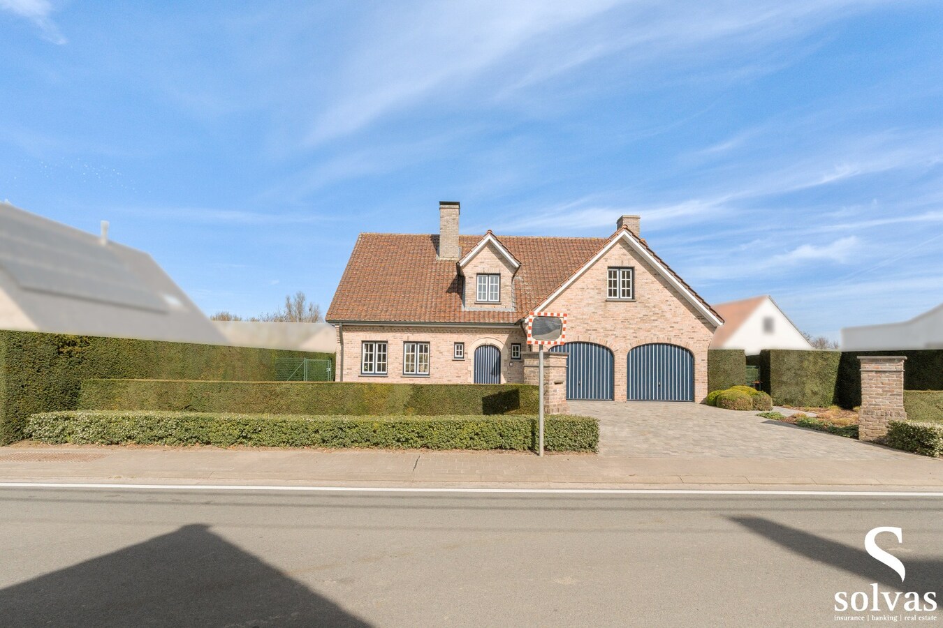 Prachtige open bebouwing met 4 slaapkamers in Poesele, bouwjaar 2000, op 1070m² perceeloppervlakte, 270m² bewoonbare oppervlakte 