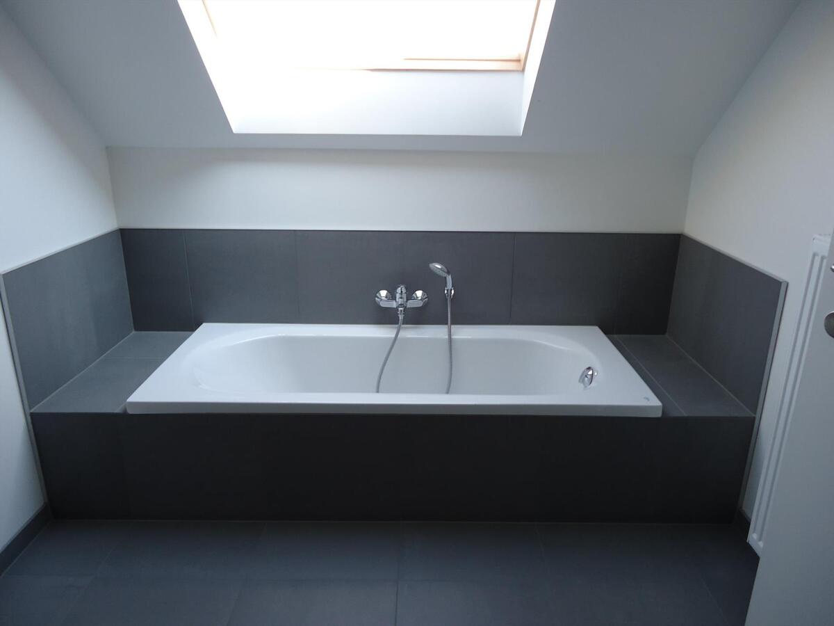 Ruime nieuwbouwwoning met zongerichte tuin en 3 slaapkamers 