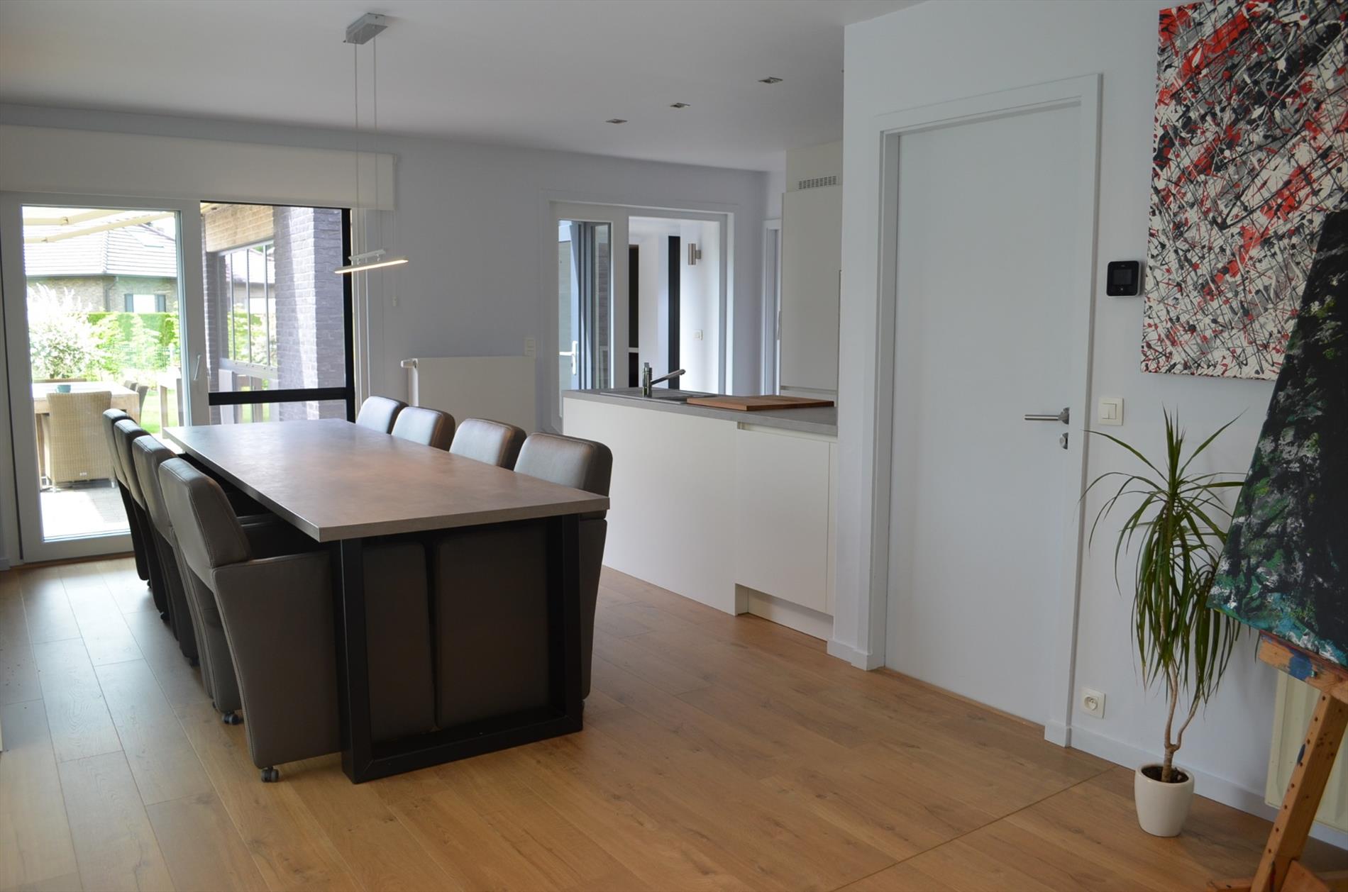 Energiezuinige woning met 3 slpks, 2 badkamers, garage en tuin rustig gelegen te Ertvelde 