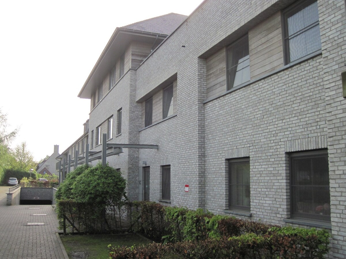 Hedendaags 2-slpk-appartement met groot terras 
