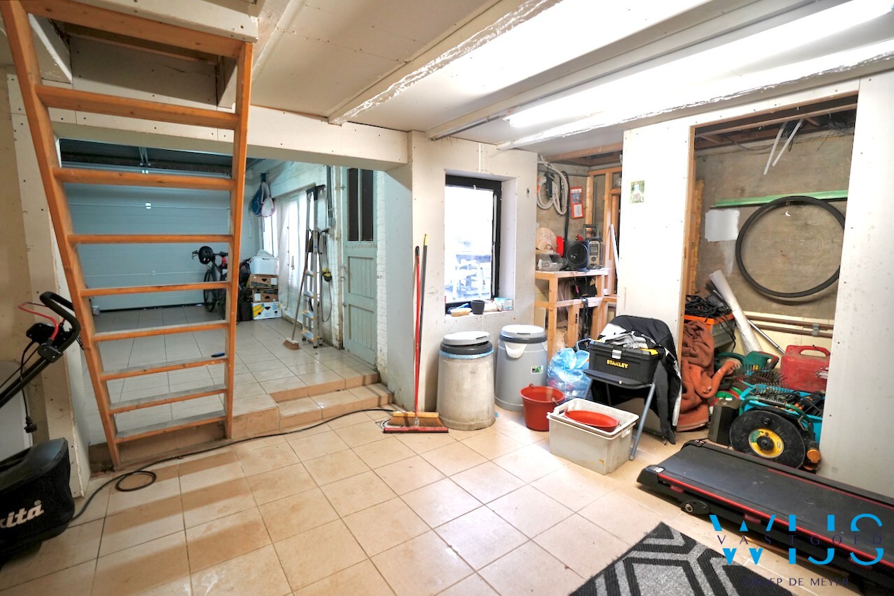 Instapklare, karaktervolle ALLEENSTAANDE woning op topligging in Ertvelde ! 