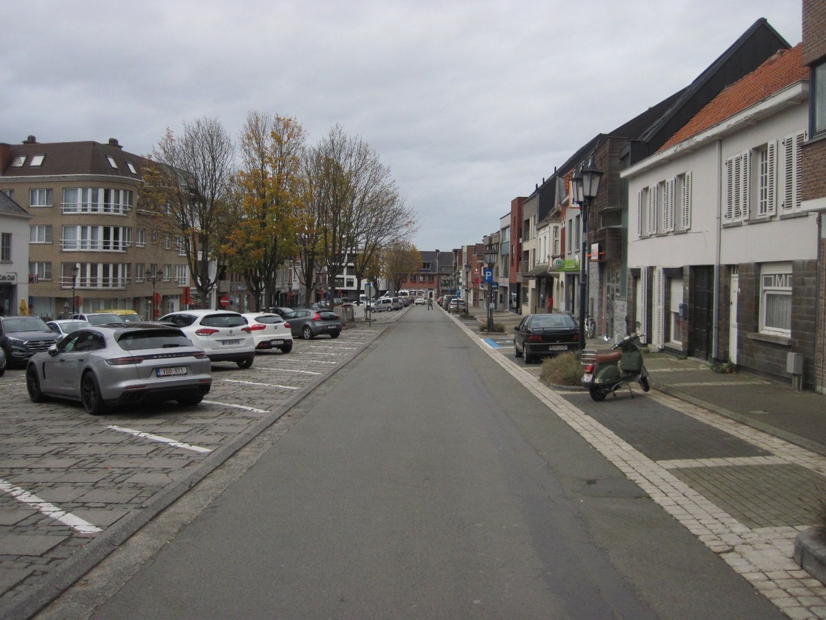 Multi-funktioneel pand. Verhuurd met rendement van > 4% ! 