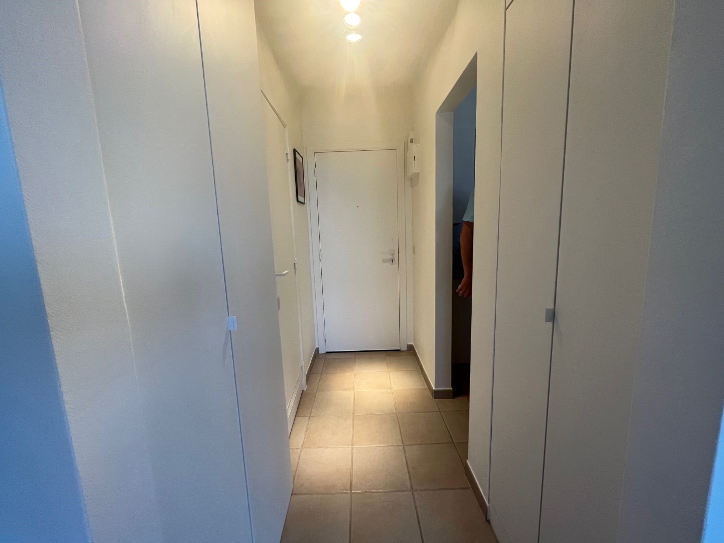 Ongemeubeld - Gezellig ingerichte studio met open zicht in het commerciële centrum van het Zoute om de hoek van het vernieuwde Albertplein. 