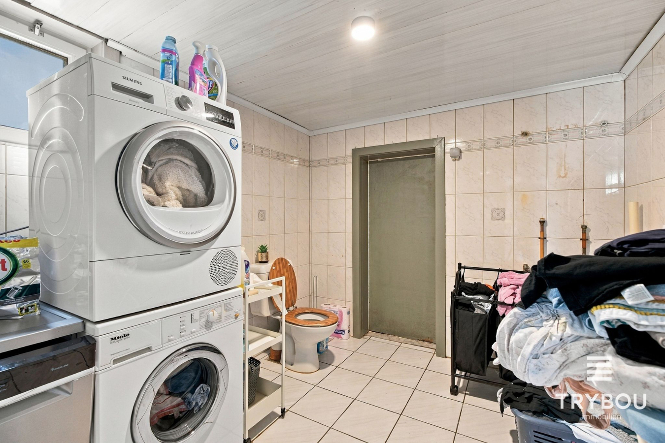 Ruime gezinswoning met 4 slaapkamers, garage en aangename tuin in Merkem! 
