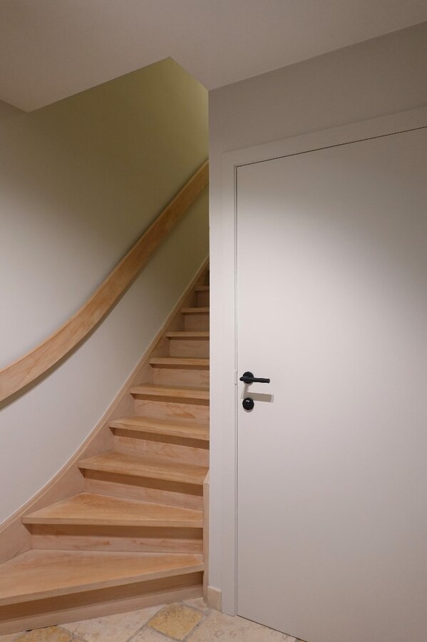 Gerenoveerde stadswoning op uitstekende ligging met binnentuin en garagebox 