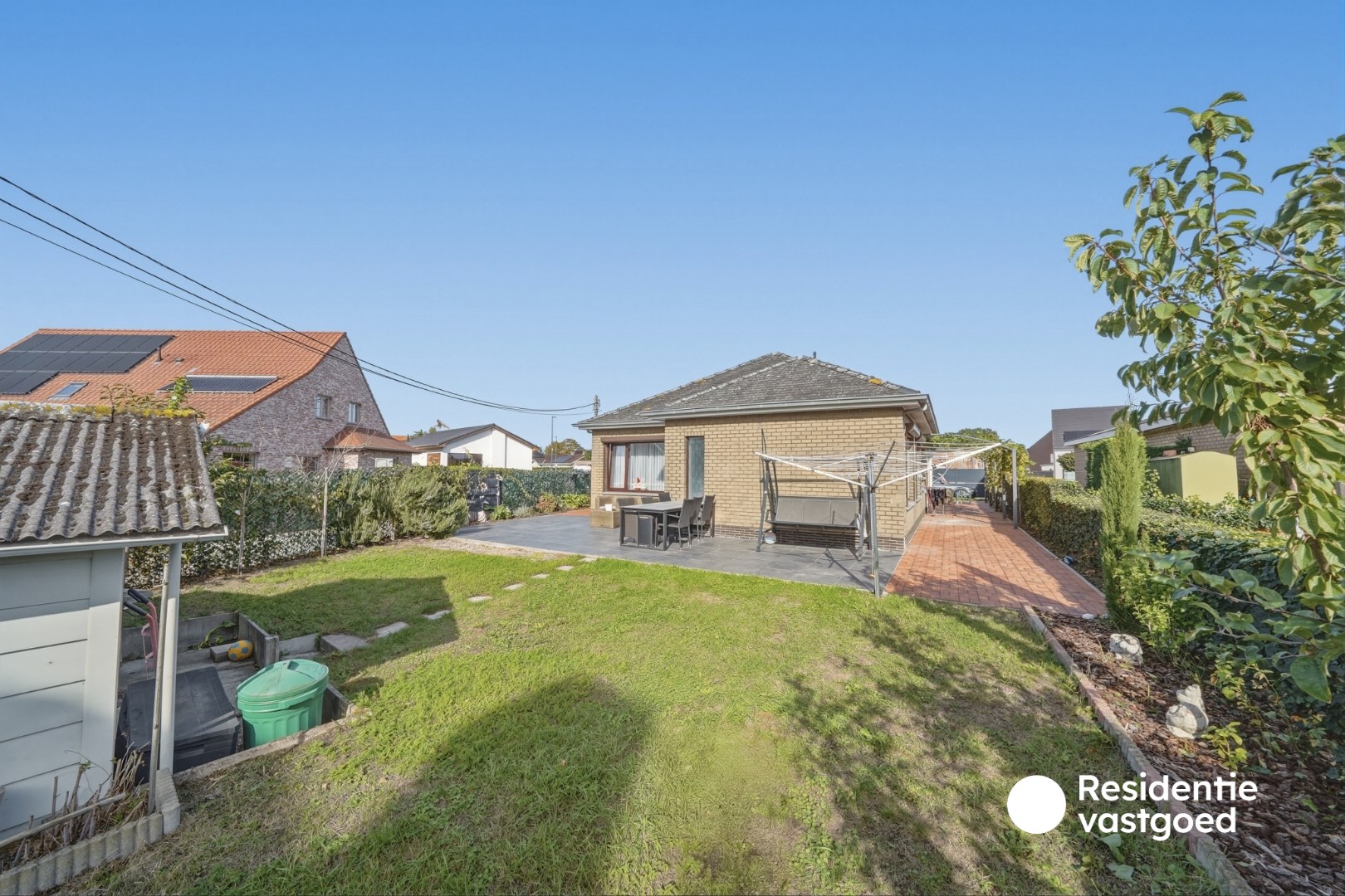 Bungalow met zongerichte tuin en 3 slaapkamers 