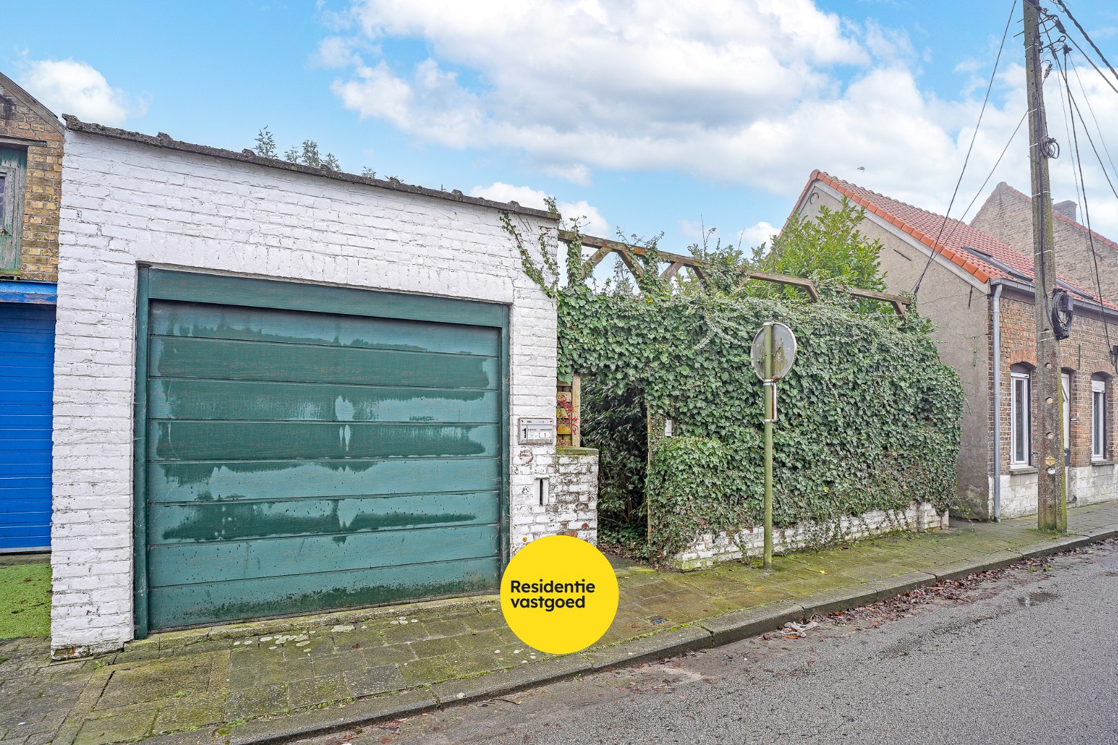 Gezellige woning met veel potentieel te Pervijze op 341m²! 