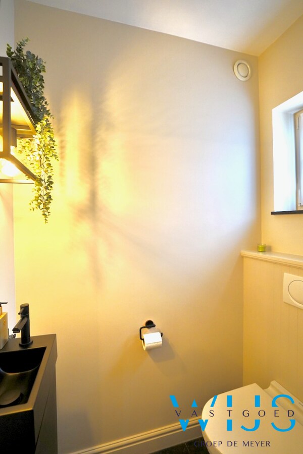 Prachtige recente woning in een zeer rustige wijk te Ertvelde ! 