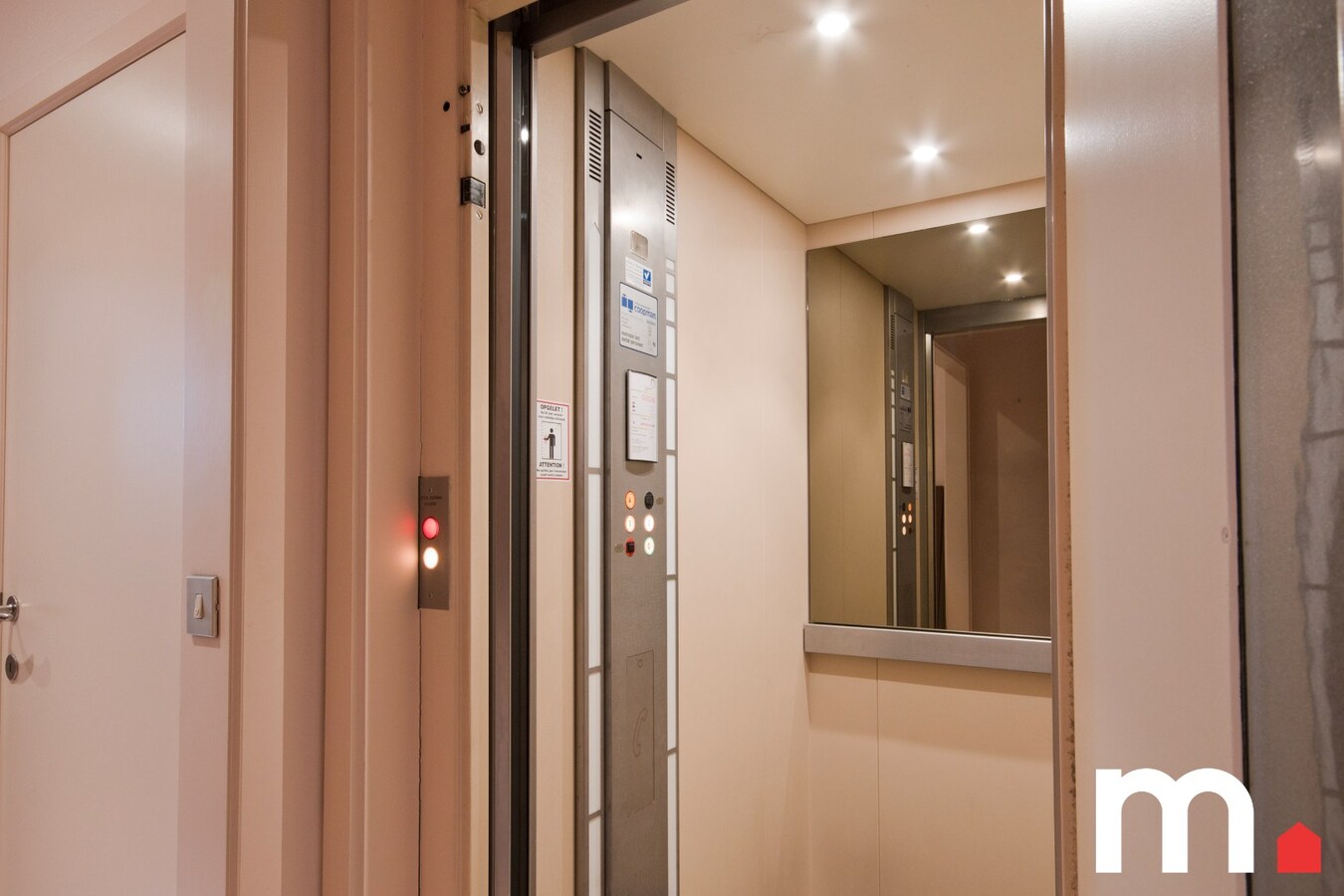 Centrum gelegen gezinswoning met praktijkmogelijkheid te Gullegem ! 