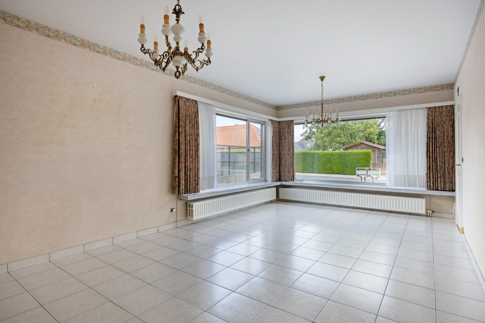 Gelijkvloers appartement met 2 slpk. en tuin in Geel 