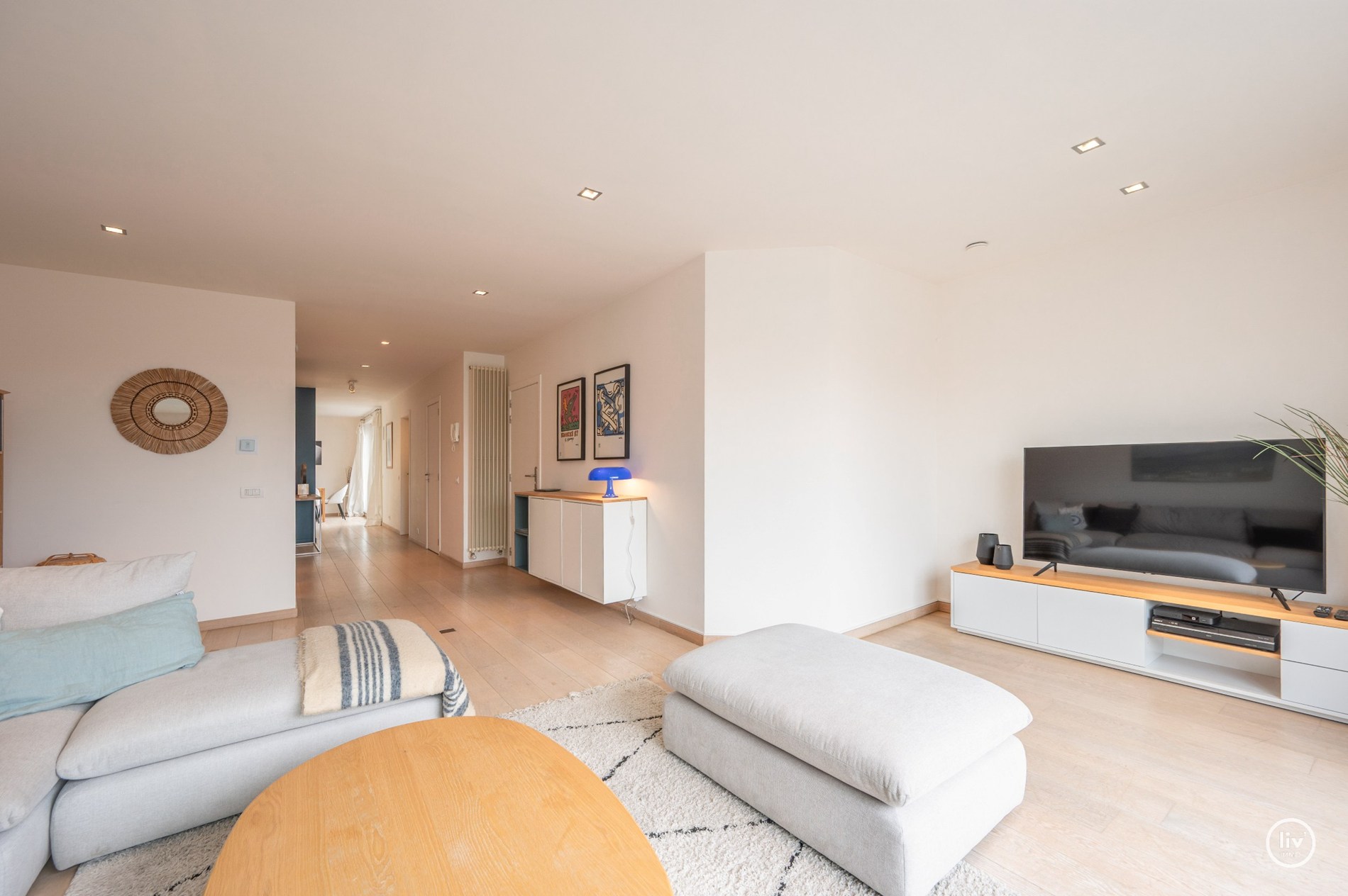 Zuidgericht en tevens instapklaar 4-slaapkamer appartement (159m2!) voorzien van 2 ruime terrassen met mogelijkheid tot aankoop van een XL-garagebox. 
