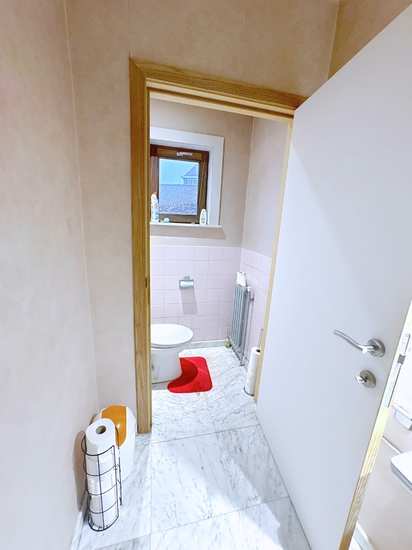 Statige villa met 4 slaapkamers en bureau 