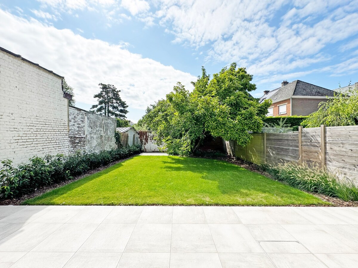 Top renovatieproject op residentiële ligging te Bevegem 