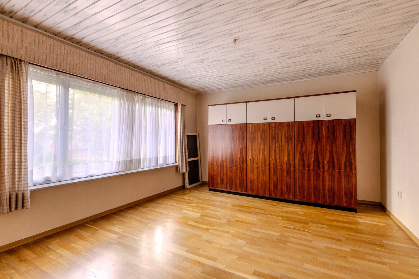 Ruime gezinswoning met 4 slpks op 568 m² 
