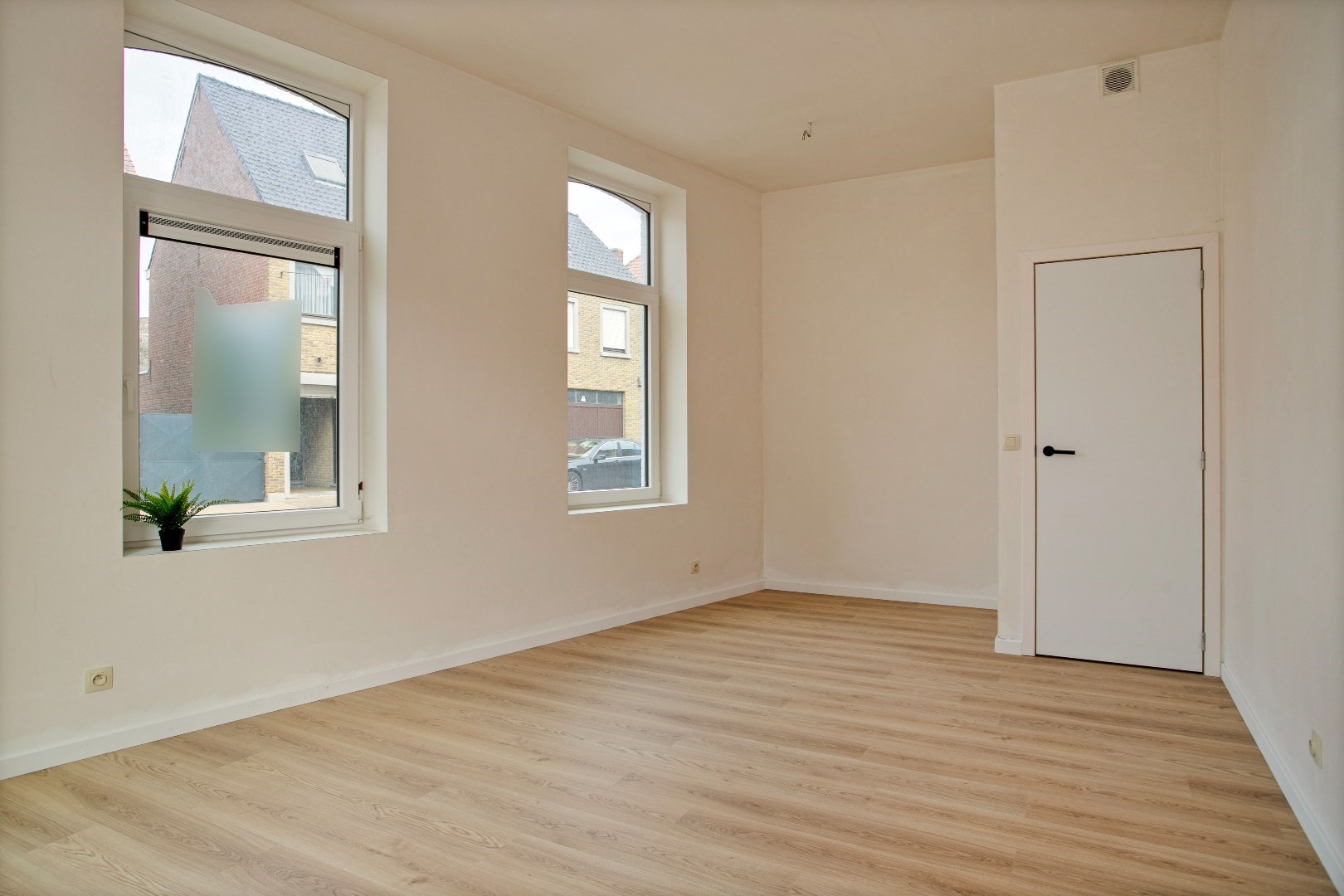 Volledig afgewerkt appartement met 2 slaapkamers en terras. 