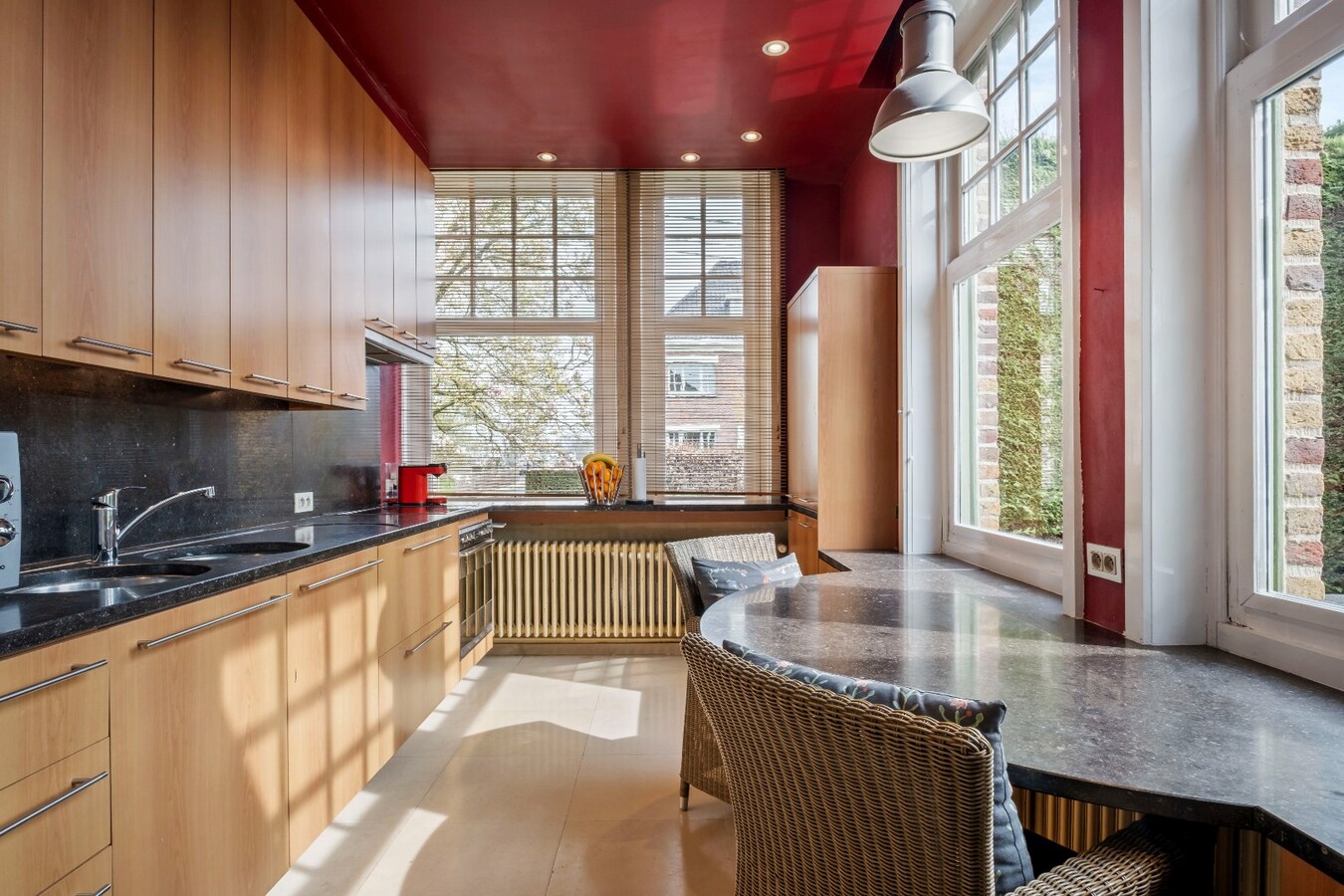 Exclusieve villa met buitenzwembad en privéwelness te Waregem ! 