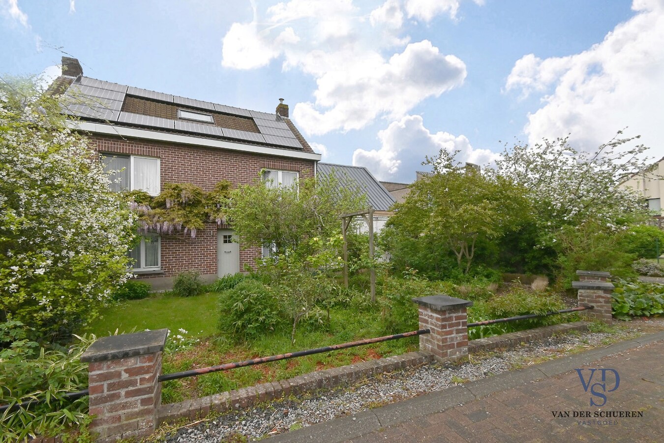 Charmante woning op royaal perceel van 1.618 m² 