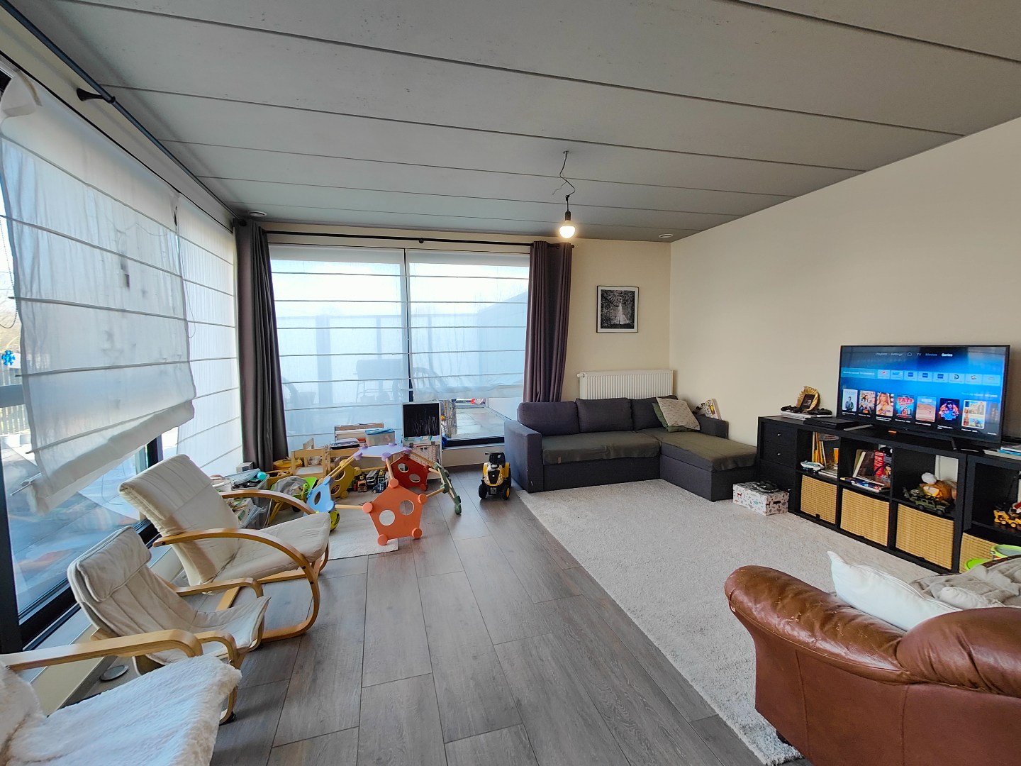 Recent appartement op het 1e verdiep met ruim terras en garage 