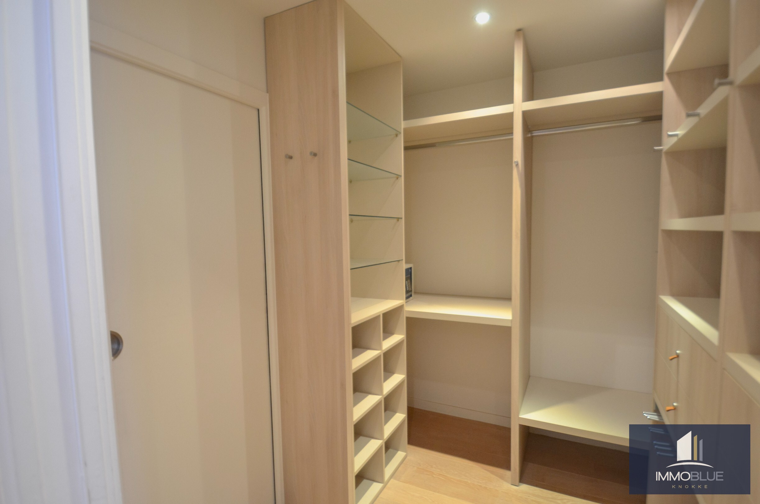 Offre exceptionnelle – Appartement particulièrement spacieux dans une résidence élégante. 