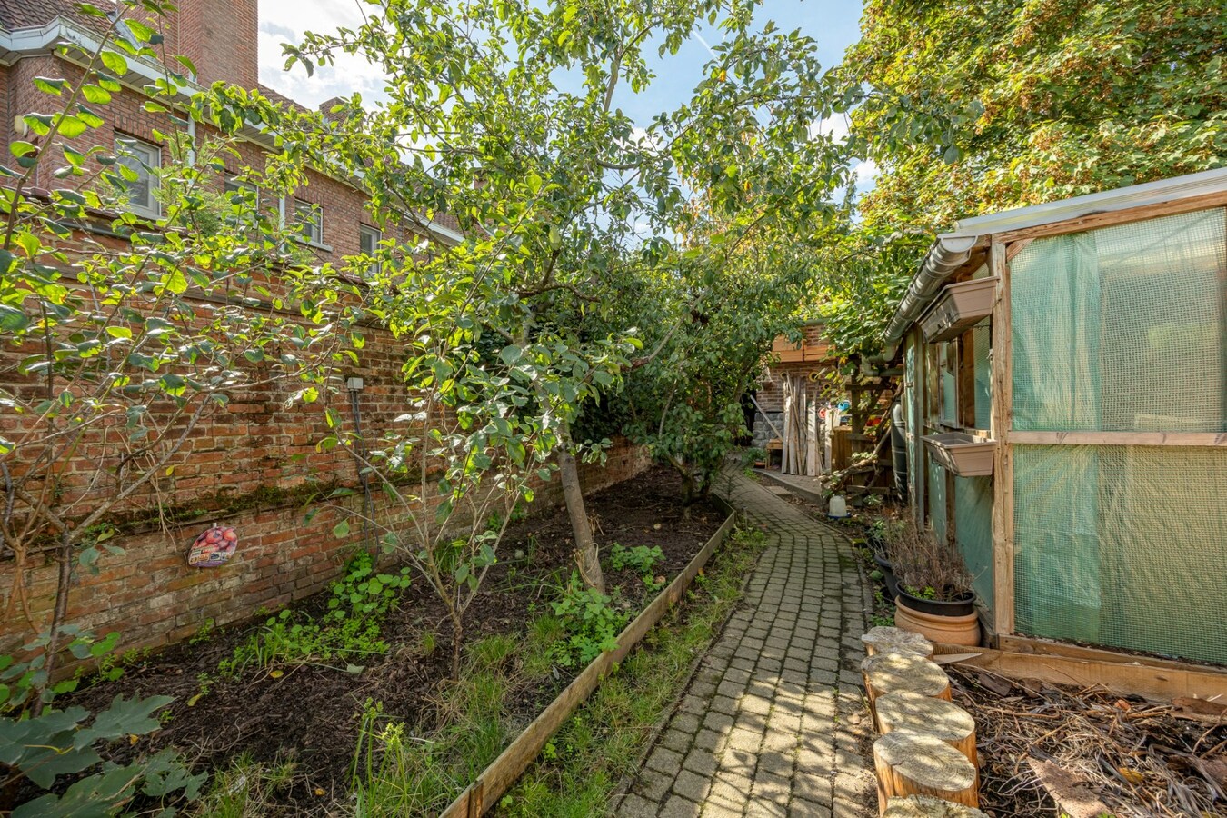 Charmante woning met tuin en garage te Hemiksem! 