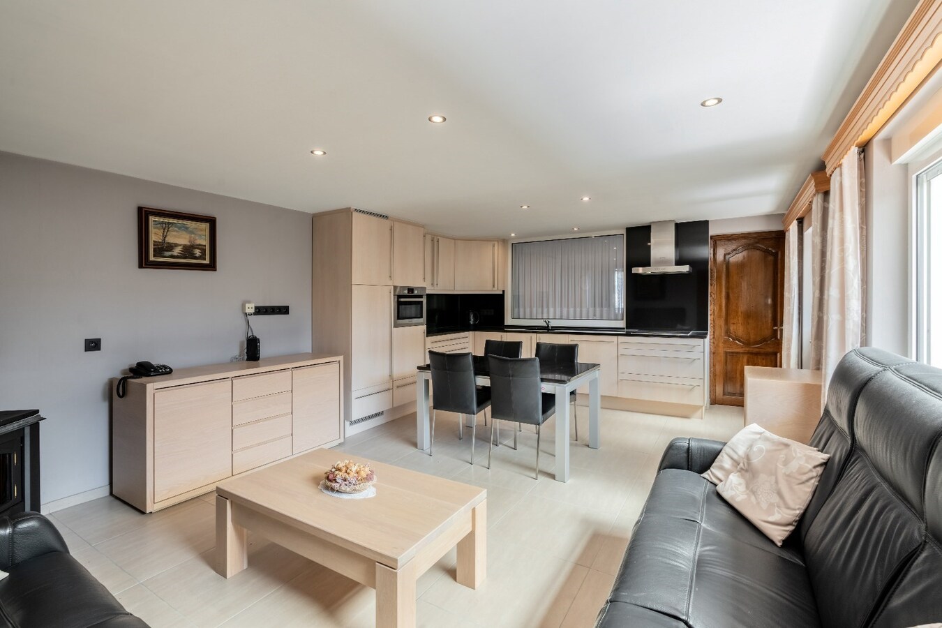 Ruime woning drie slaapkamers 