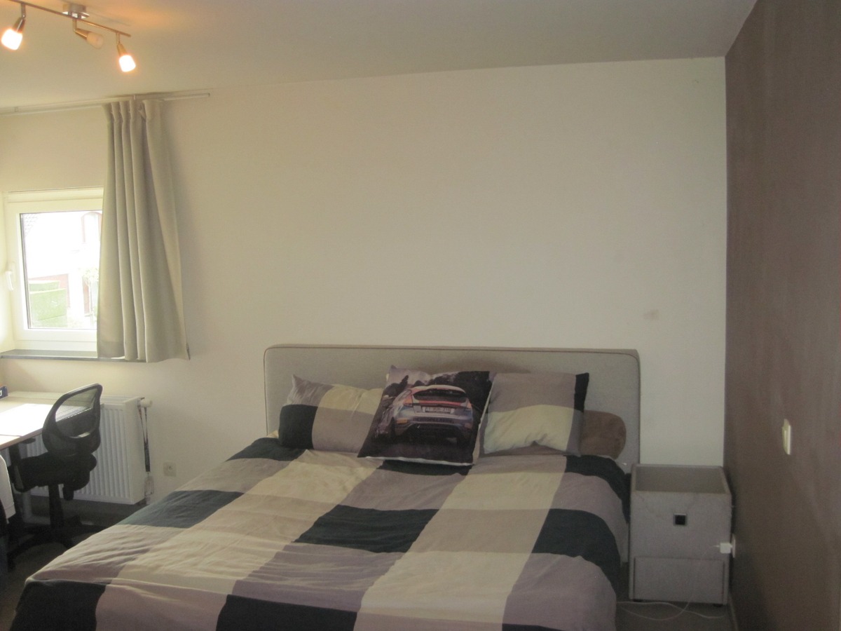 Recente, eigentijdse villa in doodlopende verkaveling ! 