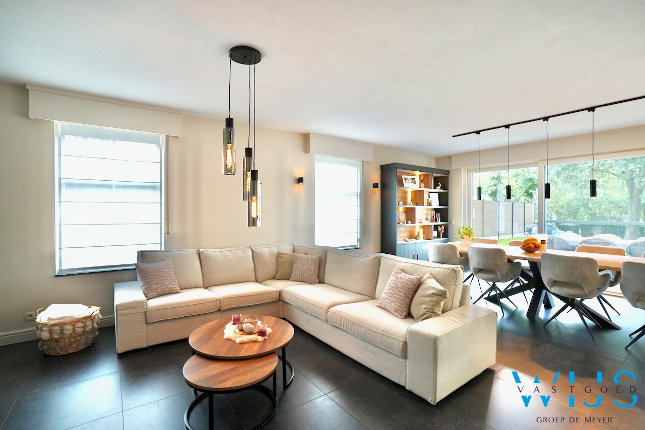 Prachtige recente woning in een zeer rustige wijk te Ertvelde ! 