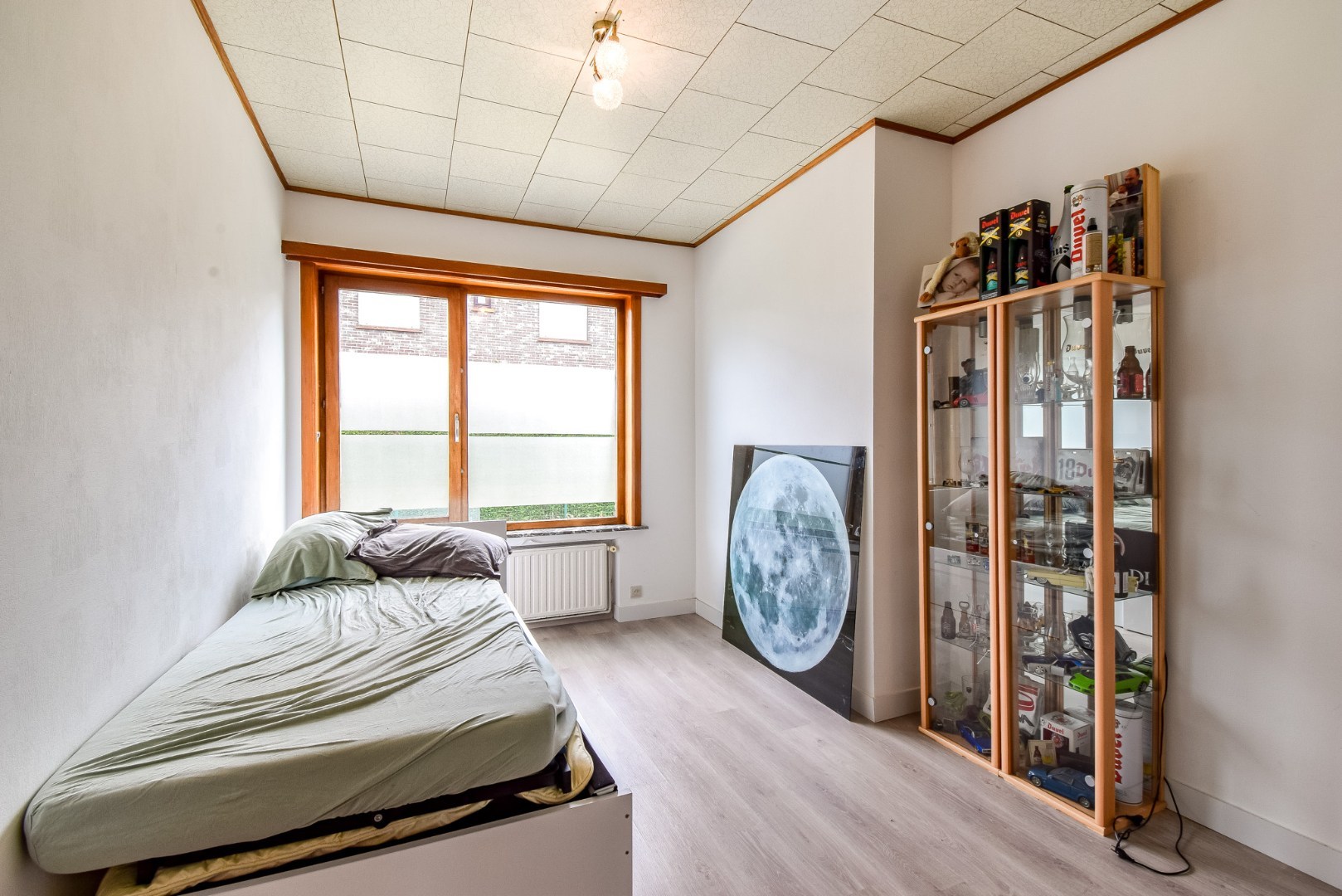 Ruime gezinswoning met grote tuin en 4 slaapkamers in  rustige woonwijk te Gistel 