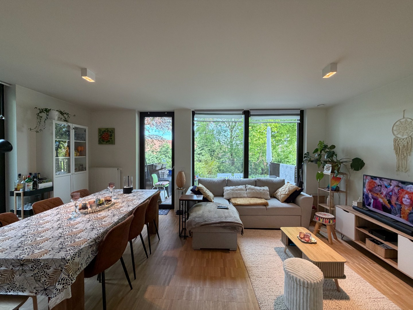 Appartement met 2 slaapkamers, terras en ondergrondse staanplaats 