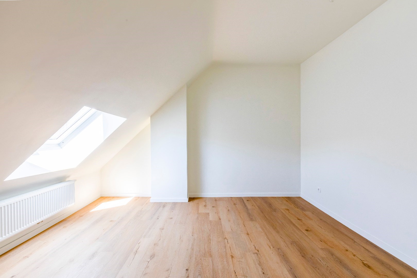 Unieke, compleet gerenoveerde woning met veel charme en zonnige tuin! 