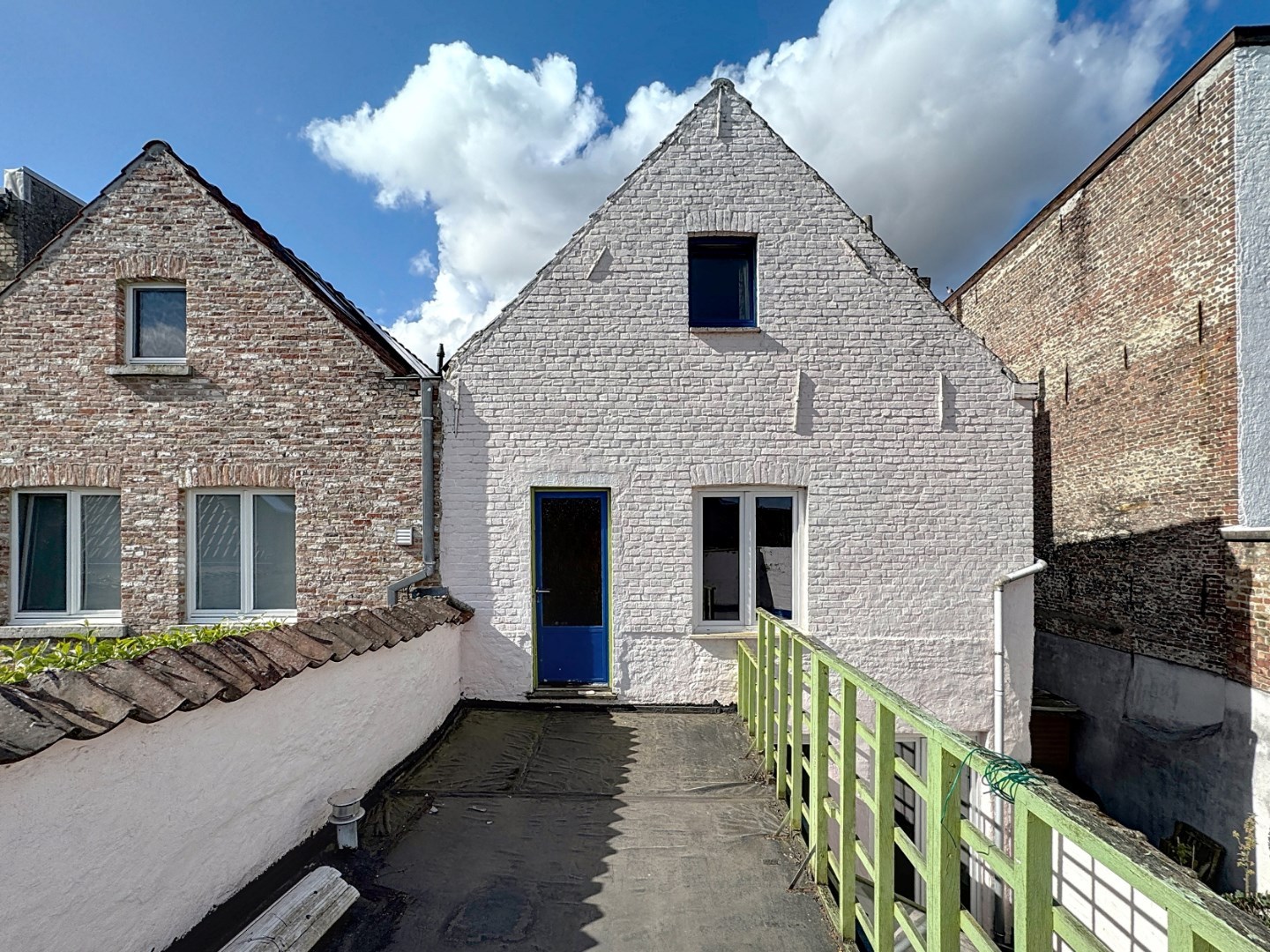 Ruime rijwoning met 4 slaapkamers in het historische Brugge 