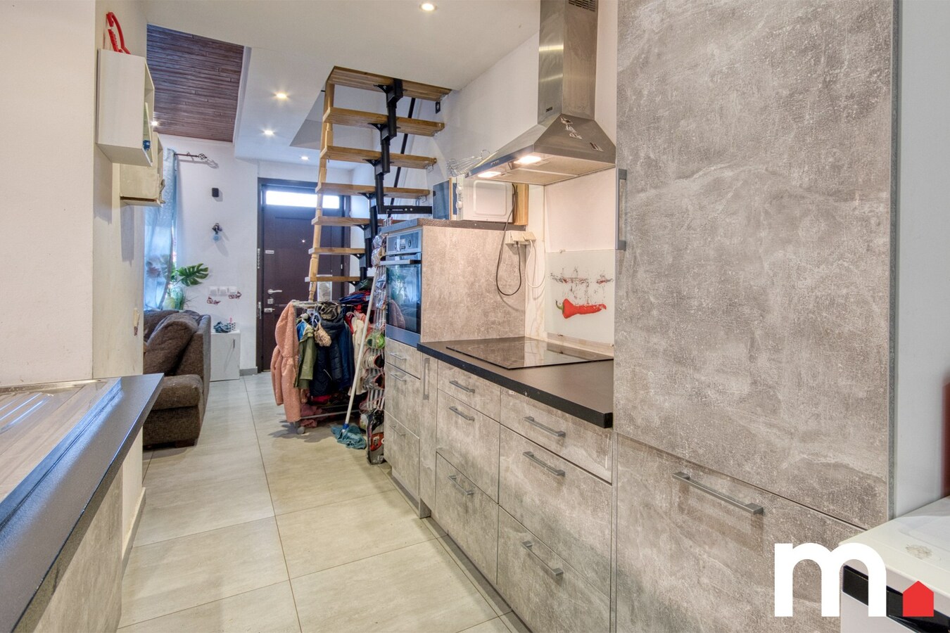 Knusse rijwoning nabij het centrum van Roeselare ! 