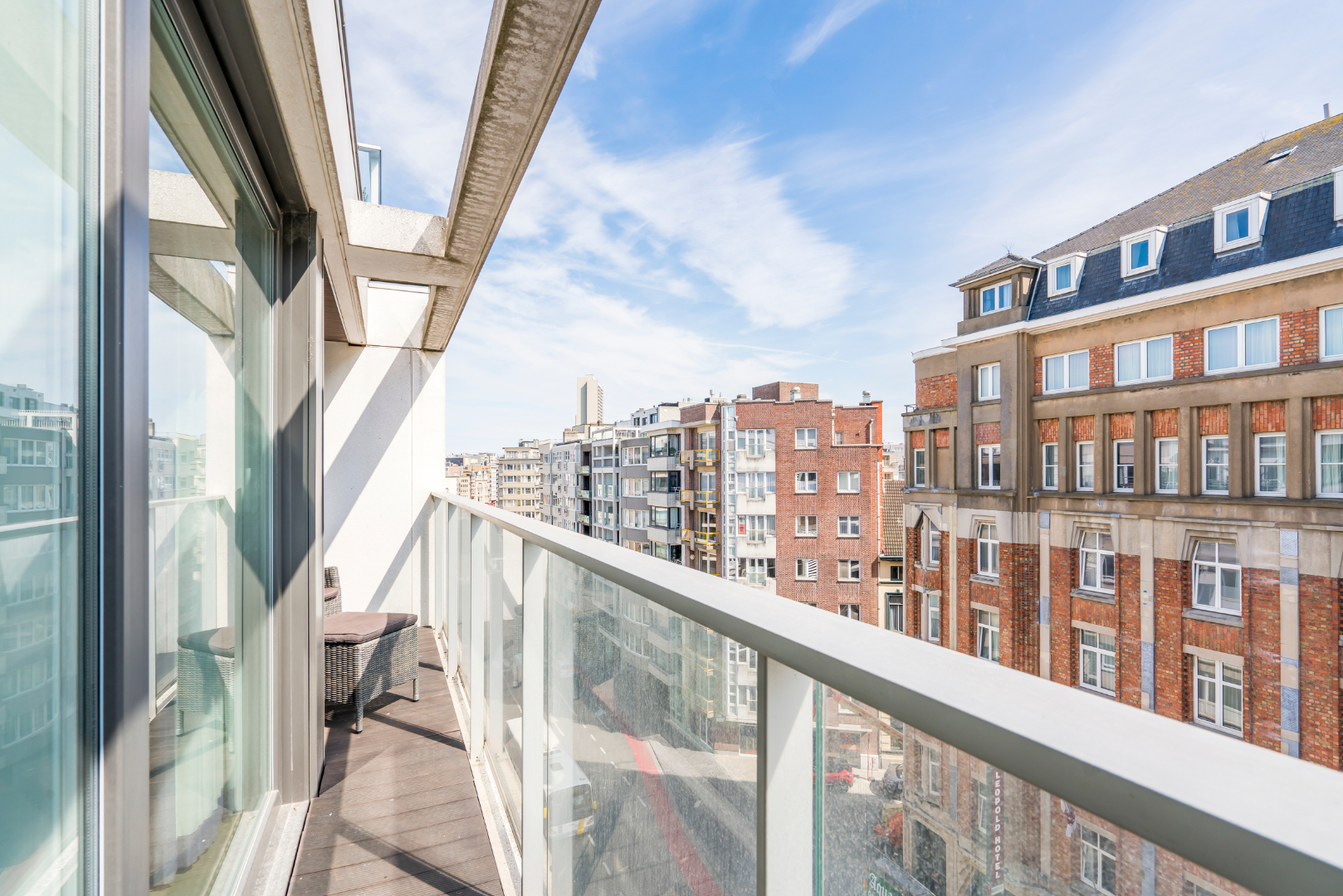 RUIM 2 SLAAPKAMER APP. MET TERRAS IN CENTRUM OOSTENDE 