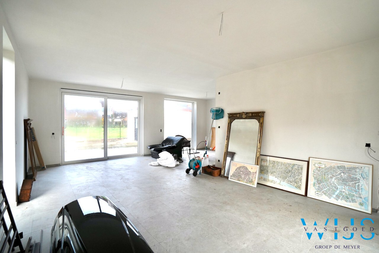 Nieuwbouw in aangename woonwijk te Oosteeklo ! 