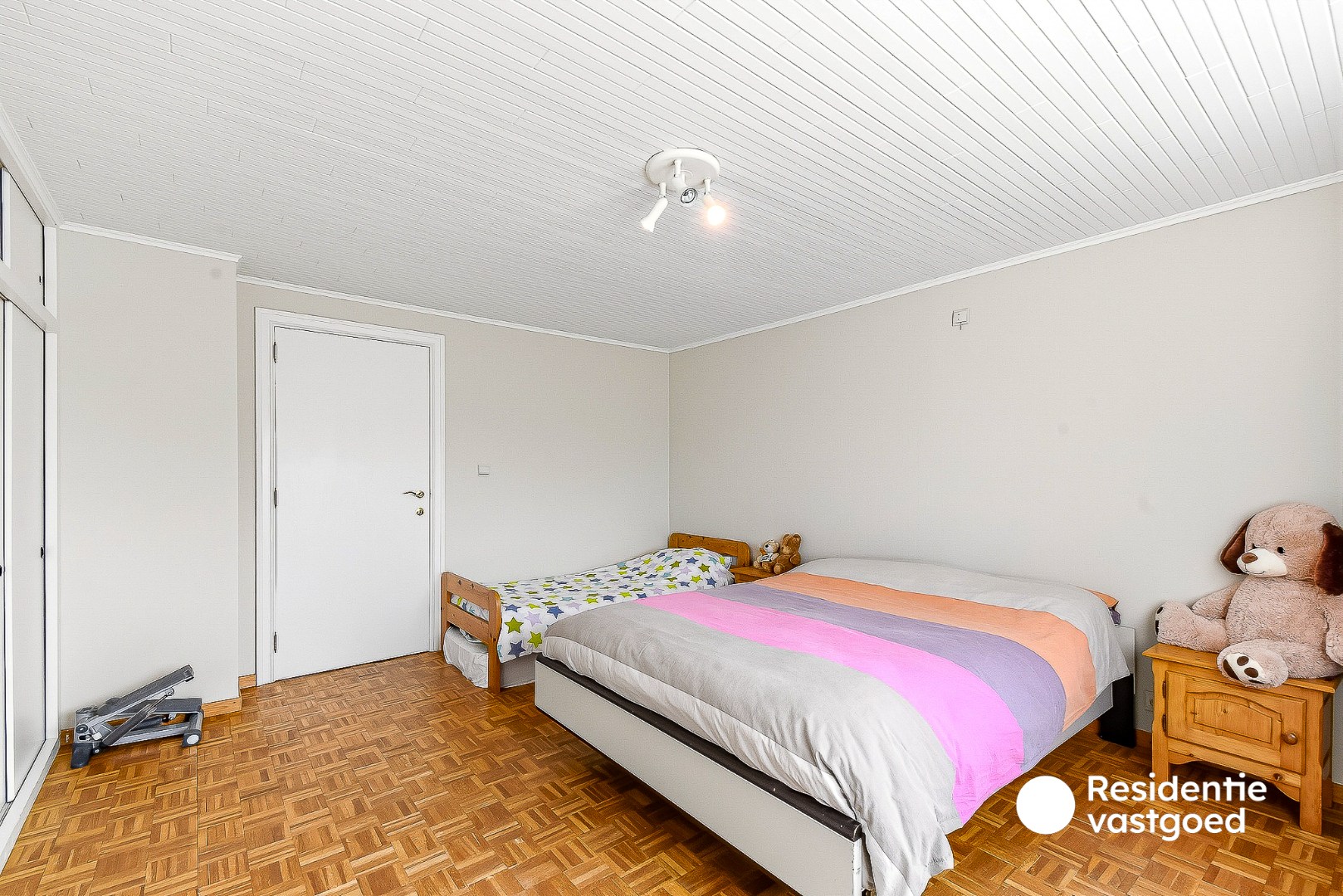 Ruime villa met 4 slaapkamers 