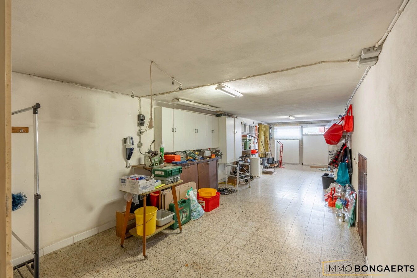 Rustig gelegen woning met tuin, garage en 3 slaapkamers. 