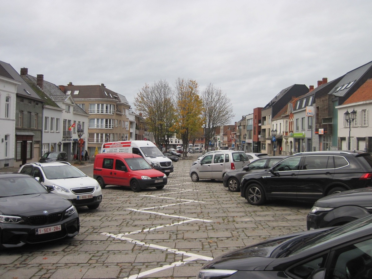 Multi-funktioneel pand. Verhuurd met rendement van > 4% ! 