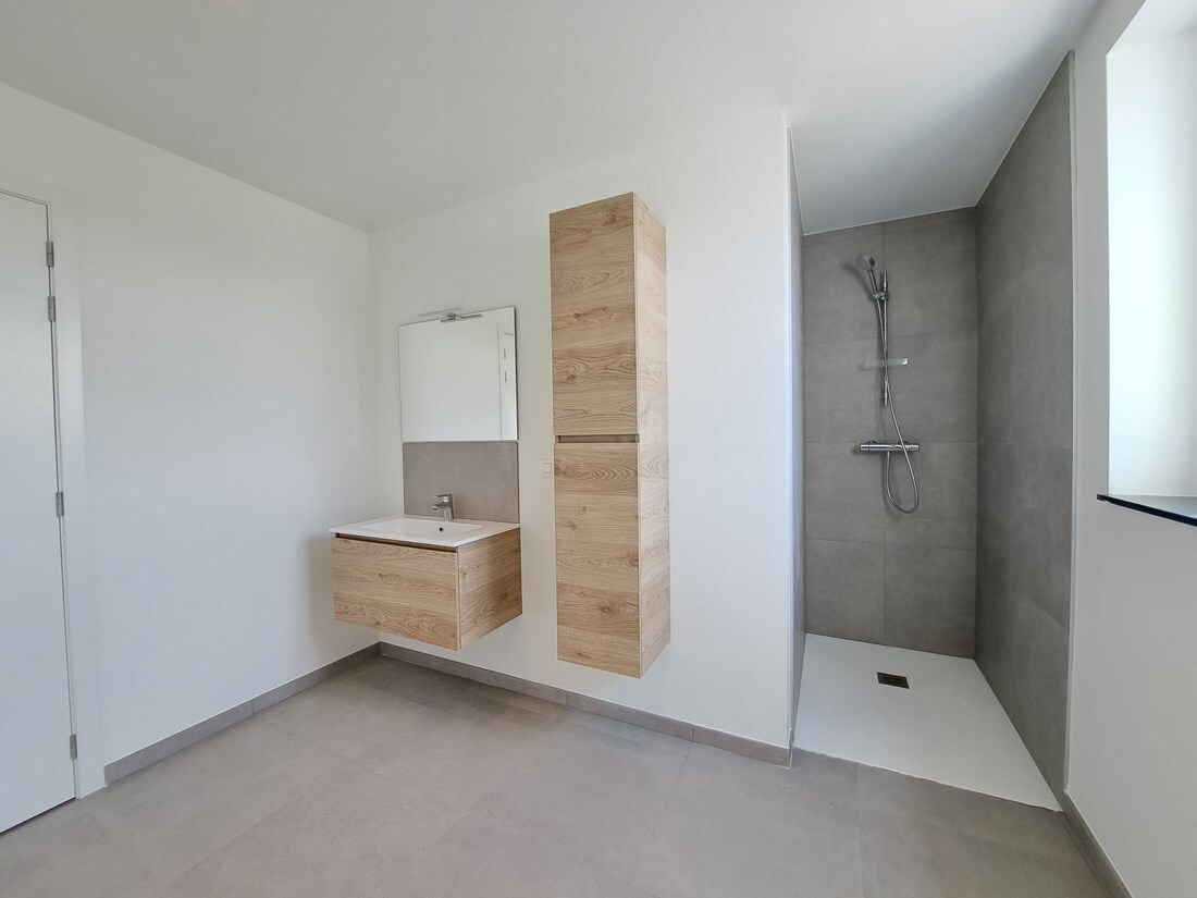 Modern ruim energiezuinig duplex appartement te Dilsen-Stokkem 