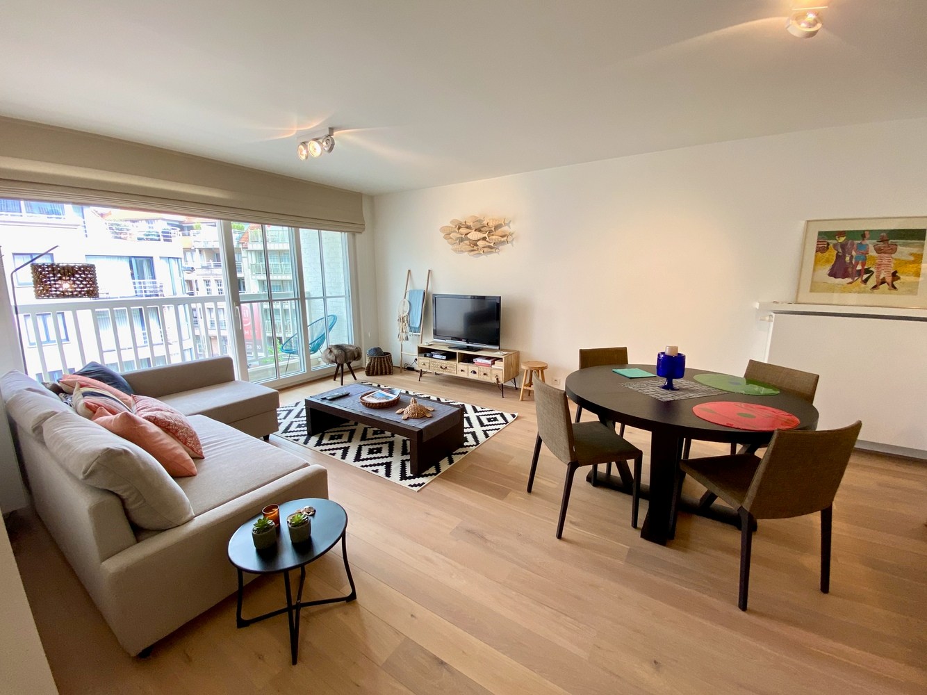Meublé: Appartement très confortable et parfaitement entretenu, situé dans la Zoutelaan. 