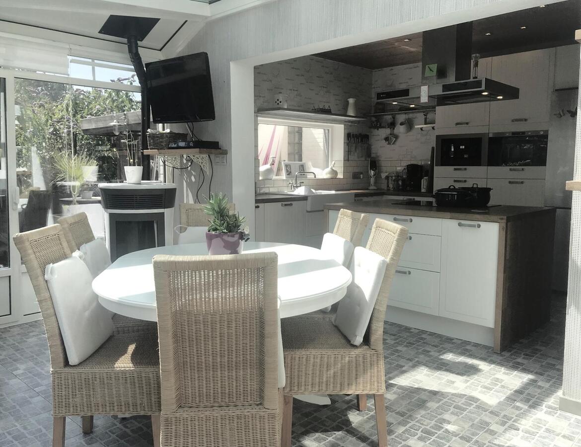 GERENOVEERDE KNUSSE VILLA IN EEN OASE VAN RUST 