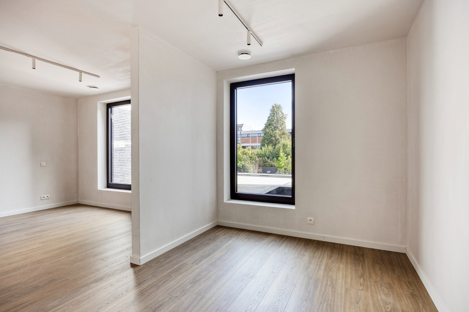 Hoogwaardig afgewerkte nieuwbouwwoning met 4 slpk. in centrum Geel 